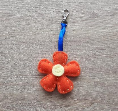 Orange daisy keyring